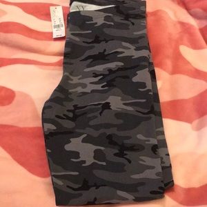 NY&C camo leggings